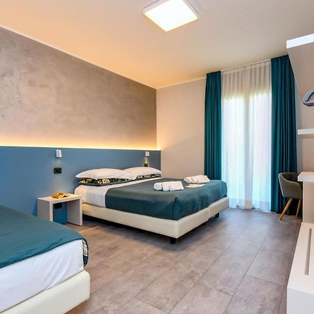 Garda Diamant Acomodação com café da manhã Desenzano del Garda Exterior foto
