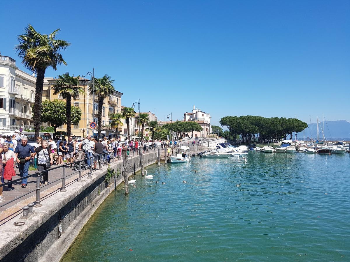 Garda Diamant Acomodação com café da manhã Desenzano del Garda Exterior foto