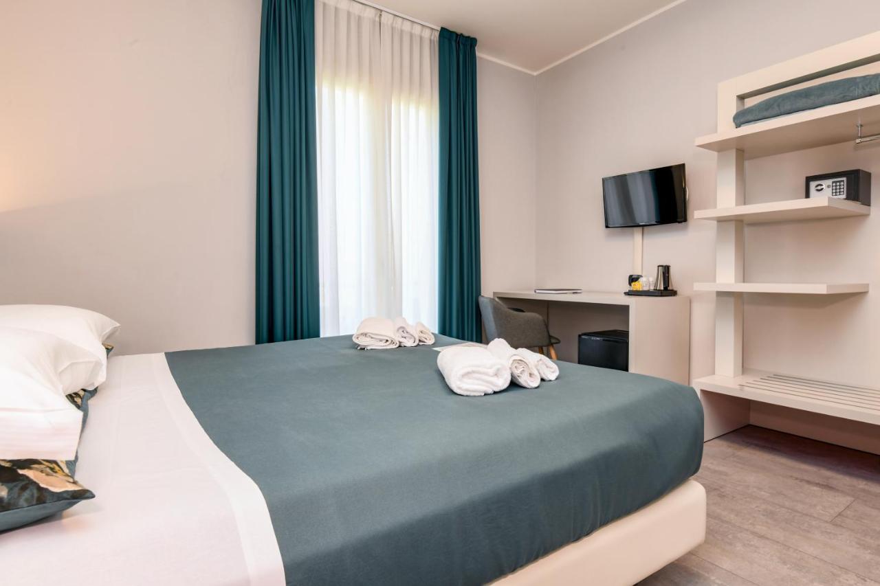 Garda Diamant Acomodação com café da manhã Desenzano del Garda Exterior foto